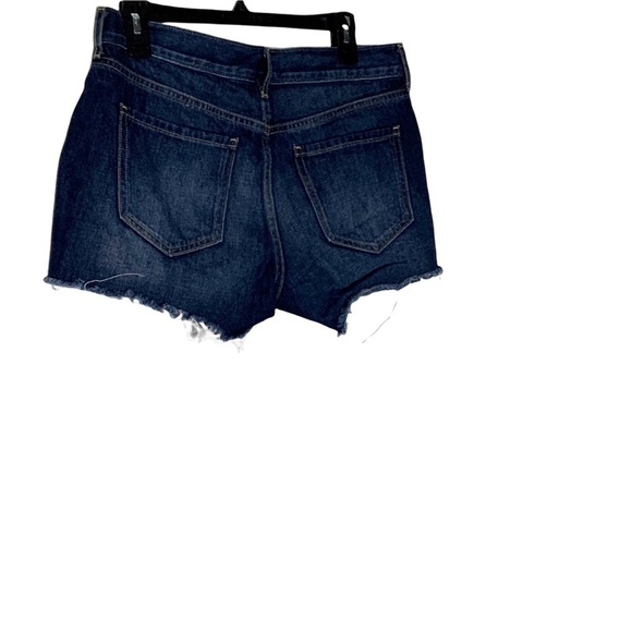 Old NAVY regular cut off jean shorts. Distressed hem. Size 4 - Picture 5 of 7
